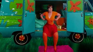 Granny Velma Dinkley: It’s No Mystery – Fingered & Licked To Orgasm!