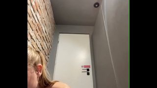 The TikTok girl masturbate in the public. Shock!